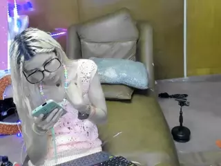 Skinnygirl's Live Sex Cam Show