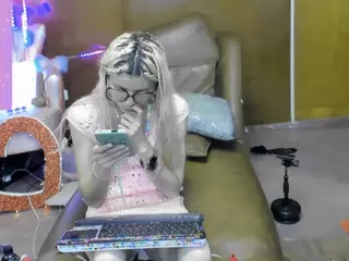 Skinnygirl's Live Sex Cam Show