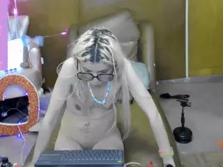 Skinnygirl's Live Sex Cam Show