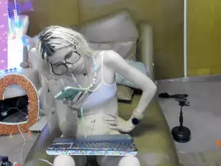 Skinnygirl's Live Sex Cam Show