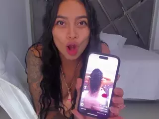 Salomme Cruz's Live Sex Cam Show