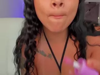 Salomme Cruz's Live Sex Cam Show