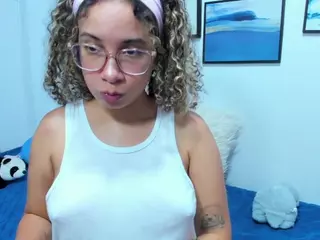 nadiablack's Live Sex Cam Show