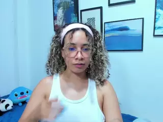 nadiablack's Live Sex Cam Show