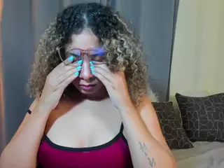 nadiablack's Live Sex Cam Show