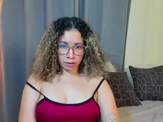 nadiablack's Live Sex Cam Show