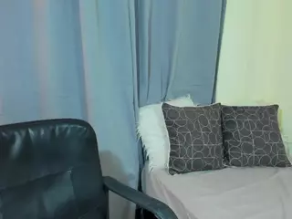 nadiablack's Live Sex Cam Show