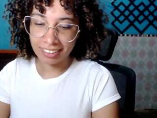 Live cam show with nadiablack