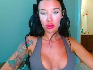 Live cam show with Tight Tiny MILF