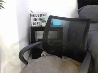 dinadivine's Live Sex Cam Show