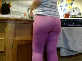 GinaBooty's Live Sex Cam Show