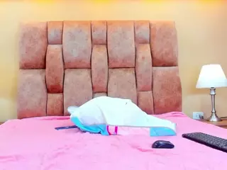 Mia Hot's Live Sex Cam Show