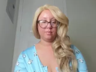 Busty Milf  Topless JOIs's Live Sex Cam Show