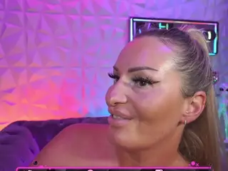 TamaraMilano's Live Sex Cam Show