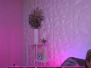 TamaraMilano's Live Sex Cam Show
