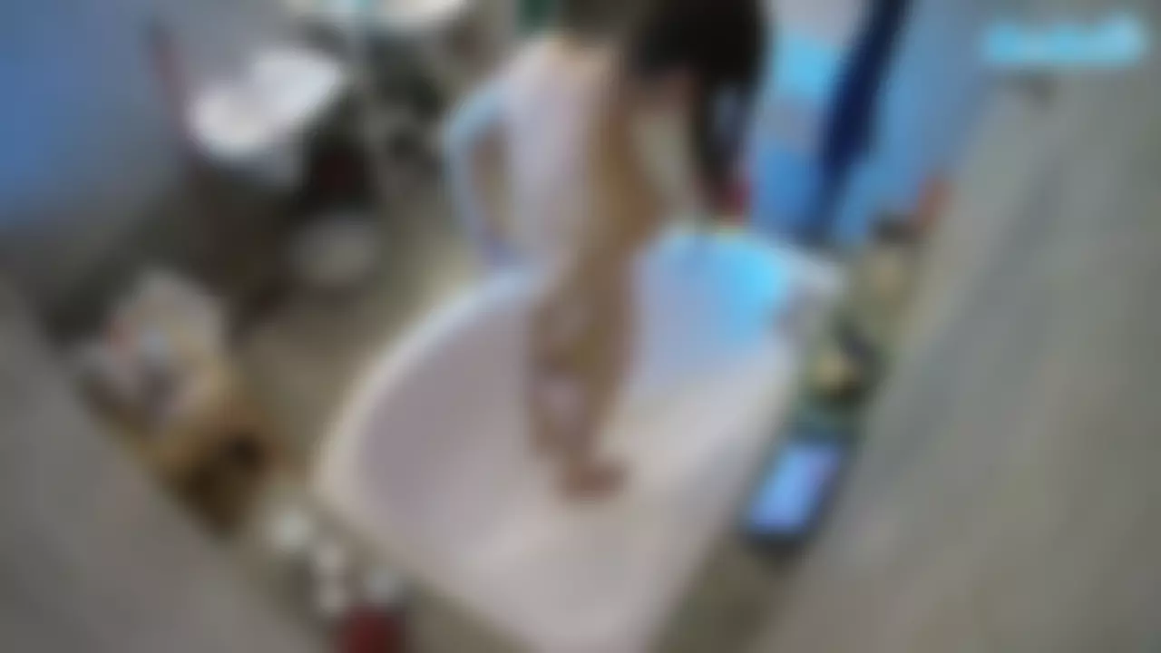 Julmodels Bathroom 1st Floor-1's Live Sex Cam Show