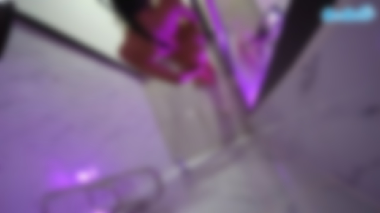 voyeurcam jb shower 2's Live Sex Cam Show