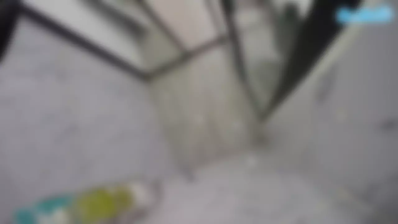 voyeurcam jb shower 2's Live Sex Cam Show