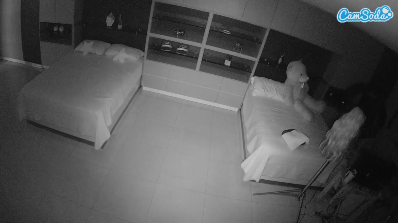 voyeurcam-casa-salsa-versus-room Nude on Cam