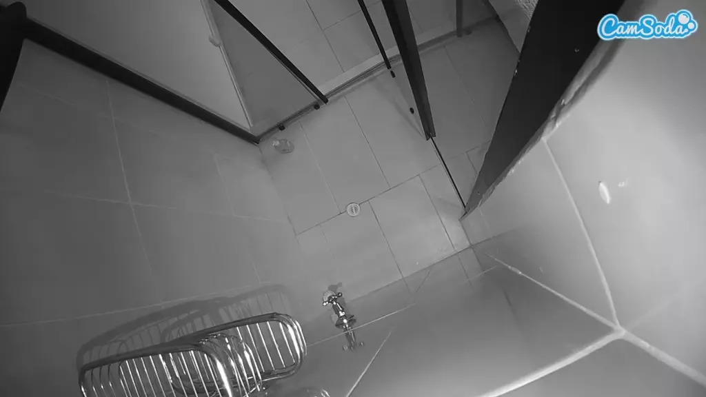 voyeurcam jb shower 2 live cam