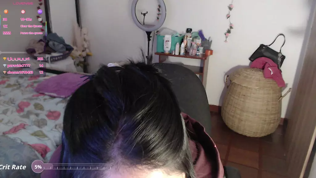 hilari18 live cam