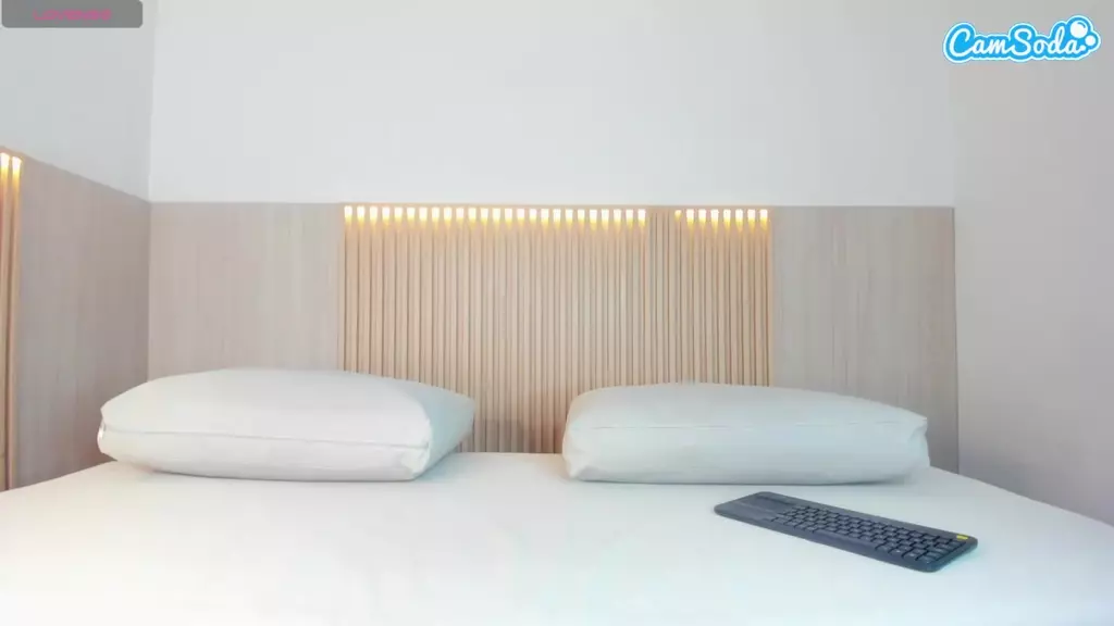 Emily-Kovac live cam