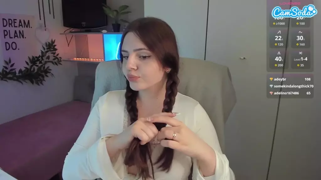 LiaWoow live cam