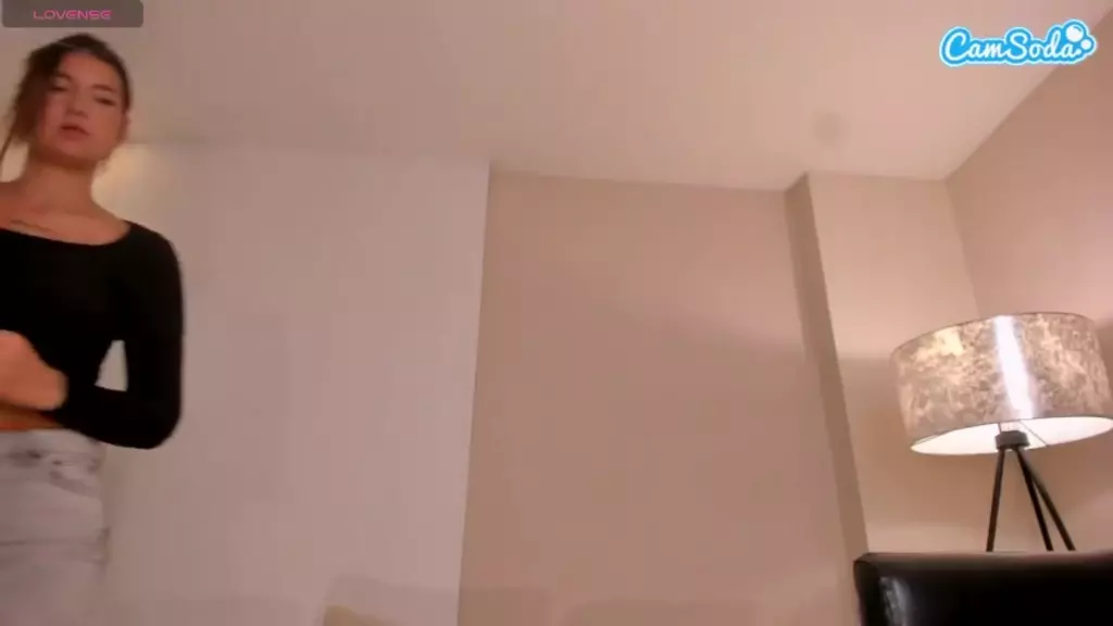 BellaThompson live squirt cam