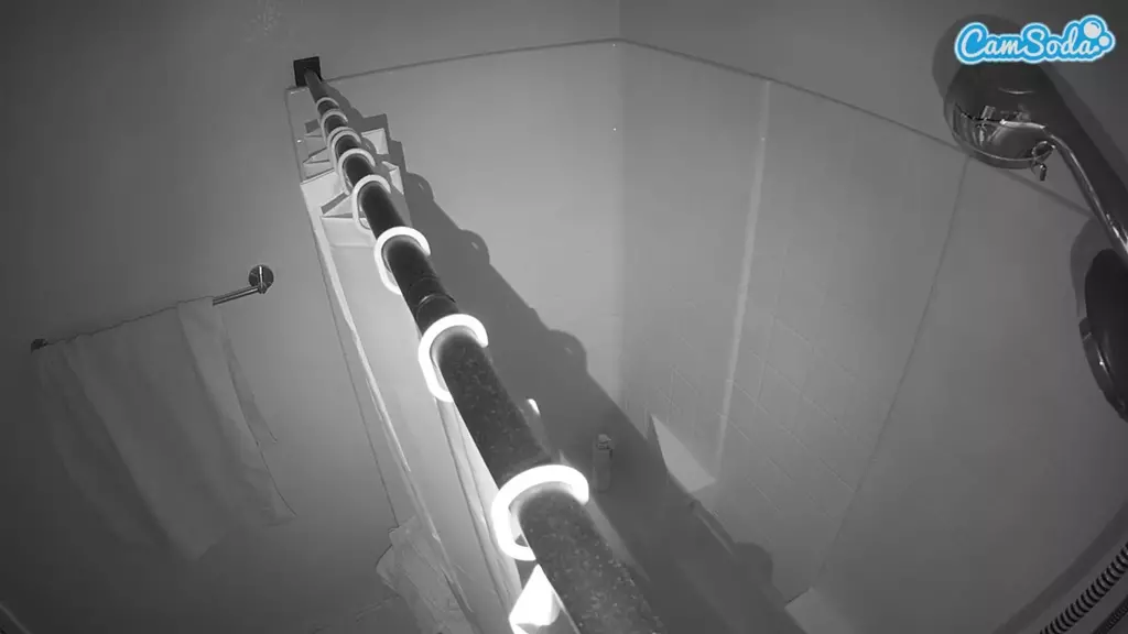 voyeurcam-whitneyoc-shower live cam