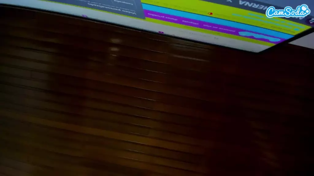 Nicolle-HERNANDEZ live cam