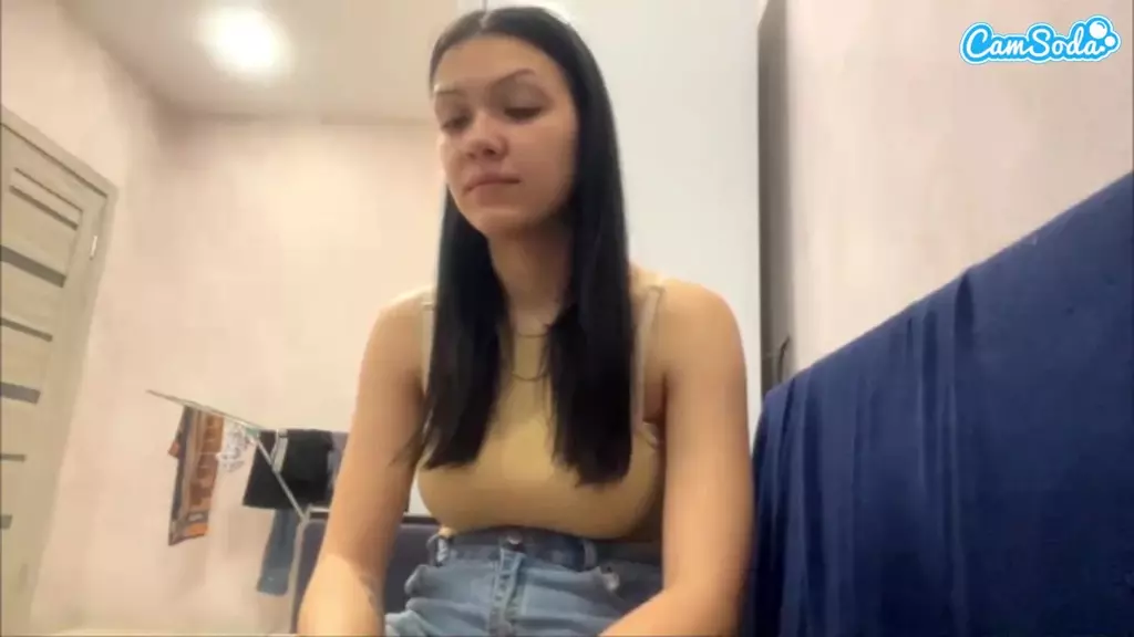 Emila live cam