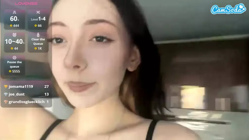 RowenaMasias live cam