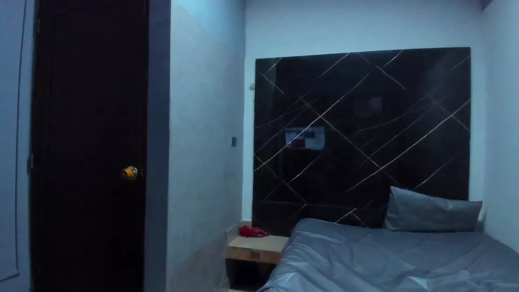 StrikeandSweet live squirt cam