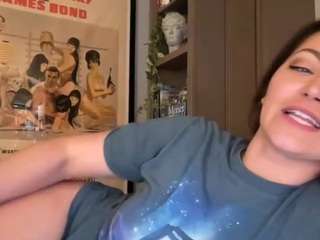 Live webcam model danidaniels on Soda Cams