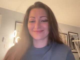 Live webcam model danidaniels on Soda Cams