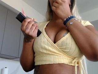 katt-leya Live Webcam on CamSoda