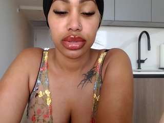 katt-leya Live Webcam on CamSoda