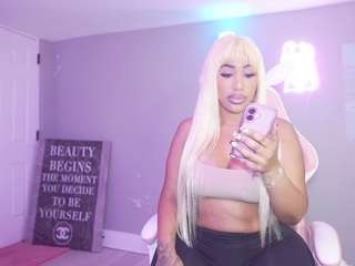 katt-leya Live Webcam on CamSoda