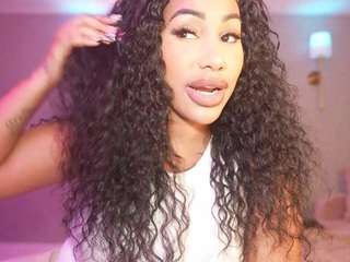 katt-leya Live Webcam on CamSoda
