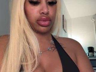 katt-leya Live Webcam on CamSoda
