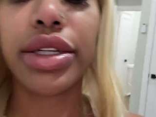 katt-leya Live Webcam on CamSoda