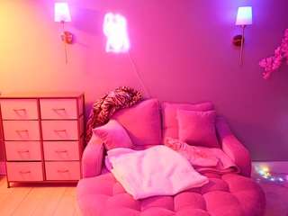 katt-leya Live Webcam on CamSoda