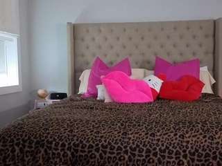  katt-leya chat room