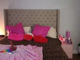 katt-leya Live Webcam on CamSoda