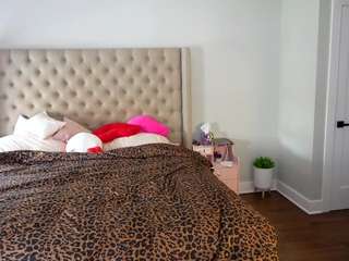 katt-leya Live Webcam on CamSoda
