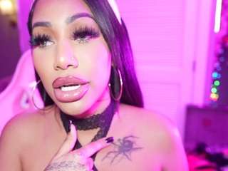 katt-leya Live Webcam on CamSoda