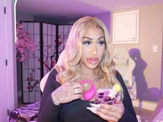 katt-leya Live Webcam on CamSoda