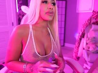 katt-leya Live Webcam on CamSoda