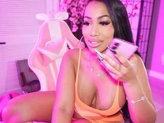 katt-leya Live Webcam on CamSoda