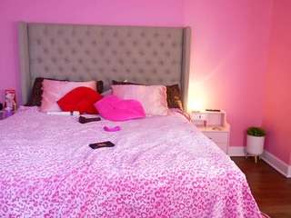 katt-leya Live Webcam on CamSoda